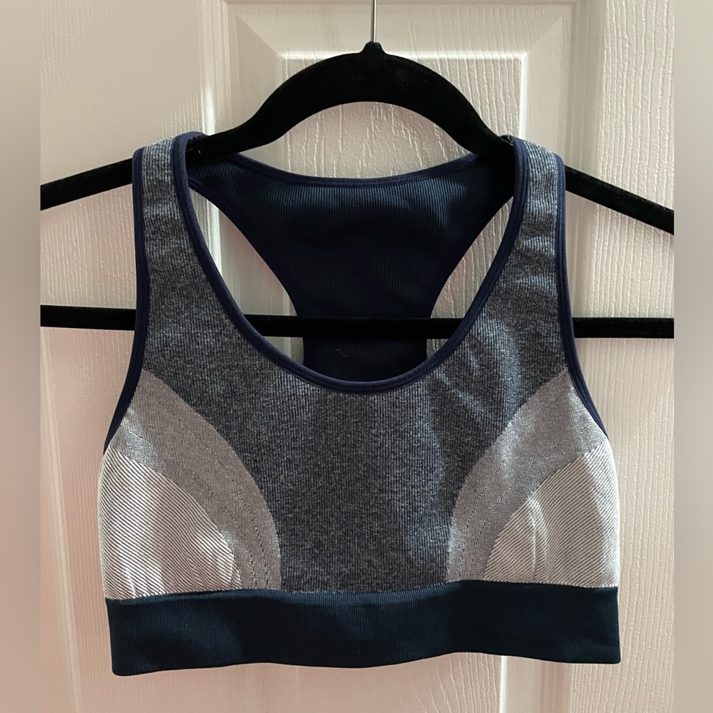 Sports bra